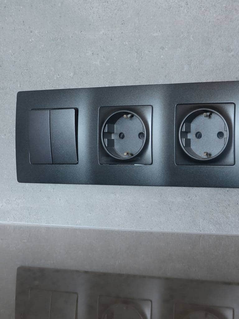 Nowoczesne gniazdka elektryczne – jakie są trendy w 2025 roku?