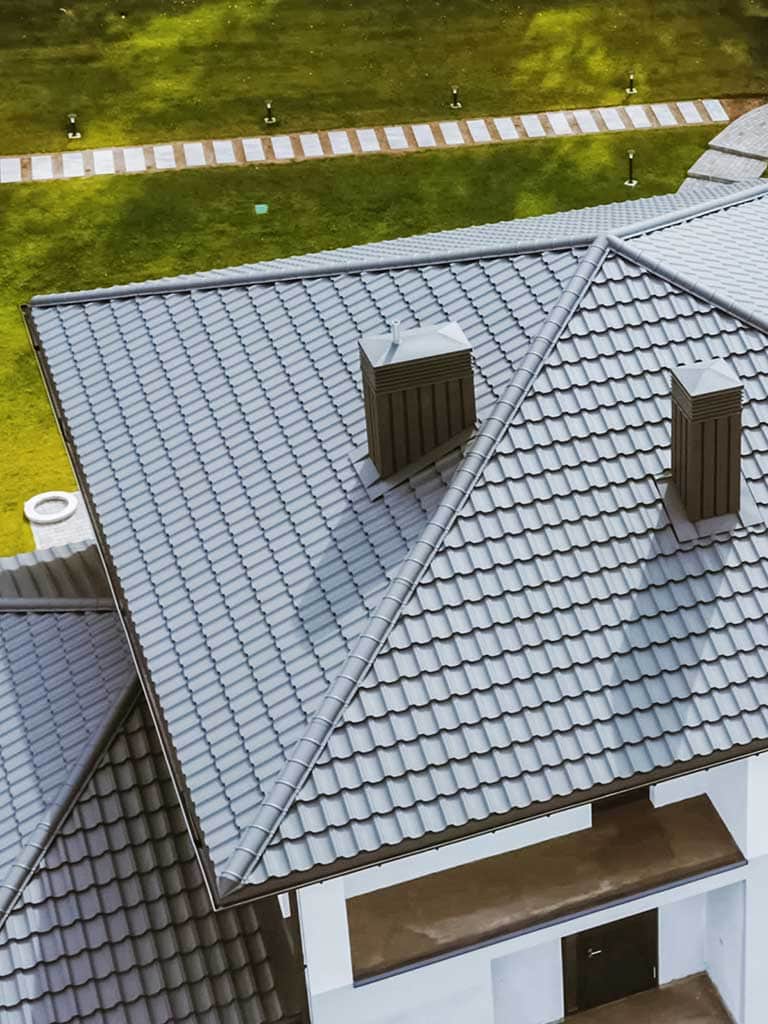 Jak zrobić dach dwuspadowy? Cena, wady i zalety dachu dwupołaciowego