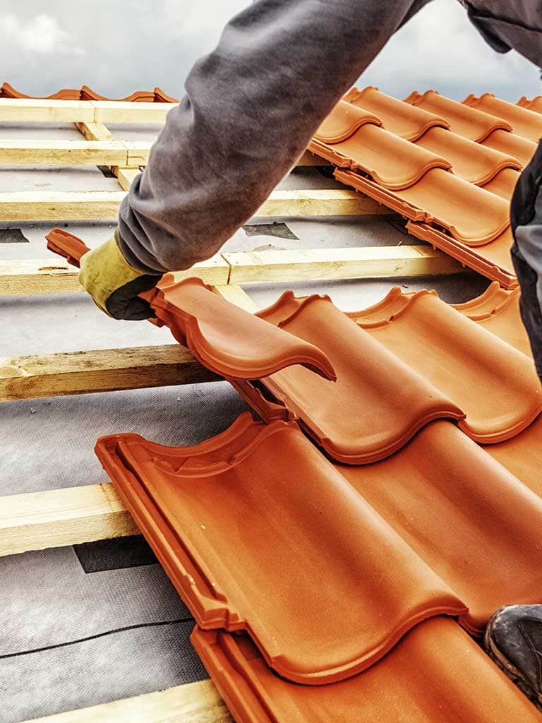 Cennik usług i robót dekarskich – koszt robocizny