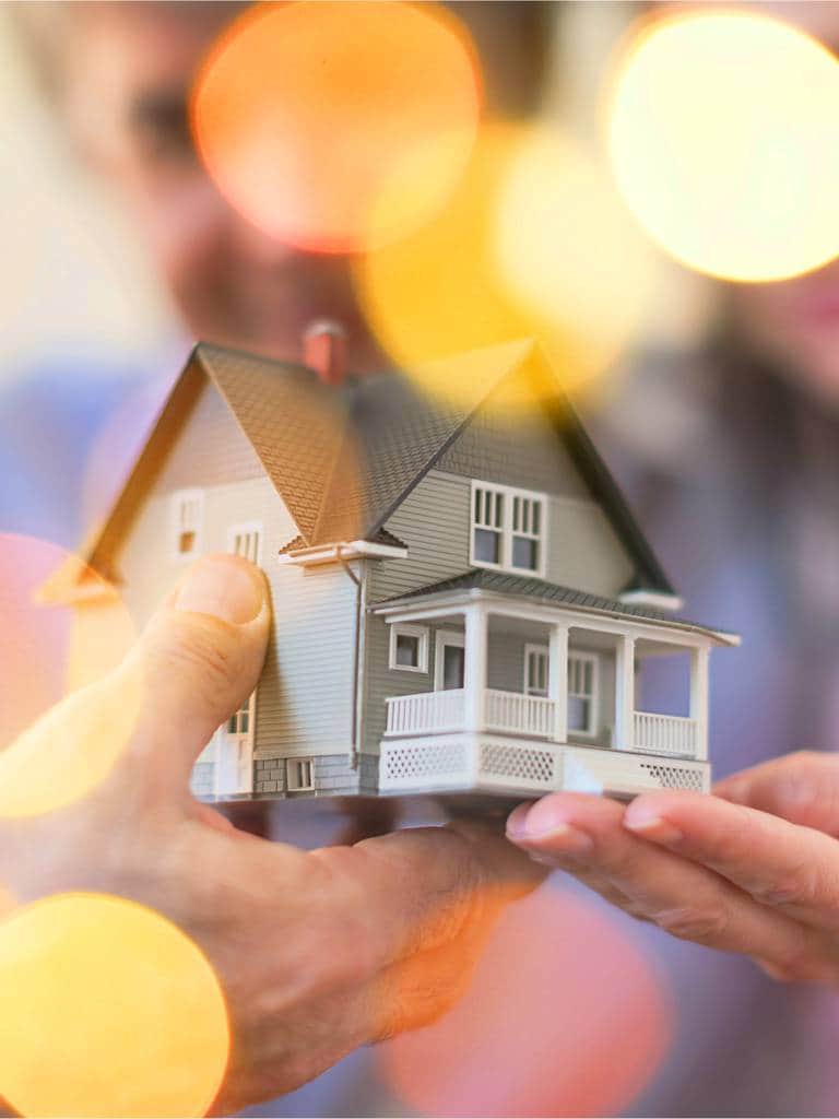 Polacy potrzebują więcej przestrzeni – w 2020 roku budowali większe domy. Raport o ekipach budowlanych 