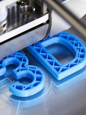 Jak działa drukarka 3D? Technologie FDM i SLA