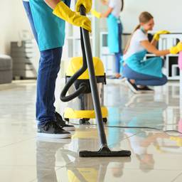 Firma sprzątająca – cennik 2024. Ile kosztuje sprzątanie mieszkań i biur?