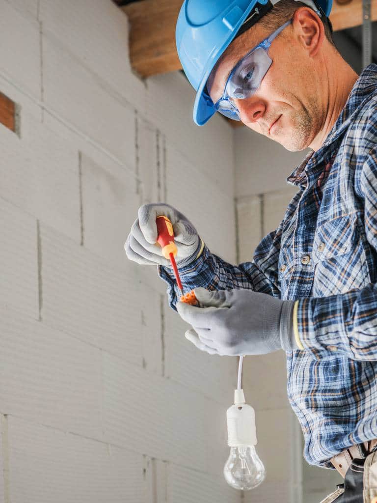 Ile kosztuje punkt elektryczny? Cennik 2025 i sposoby wyceny