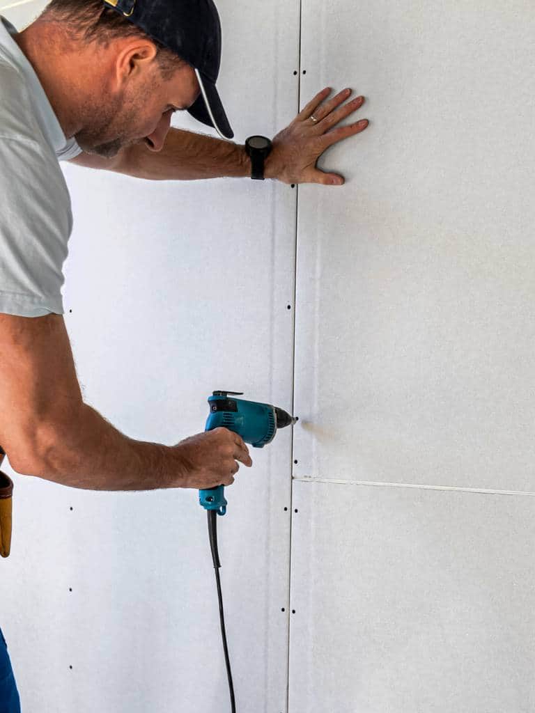 Ile kosztuje płyta karton gips? Cena materiału i robocizny