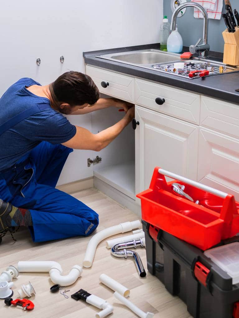 Cennik usług hydraulicznych 2025 – bez materiału / z materiałem, także za punkt