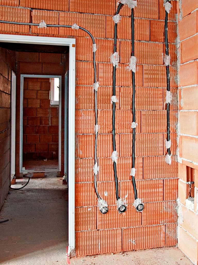 Instalacja elektryczna bezpuszkowa – definicja, zasady i komponenty (2025)