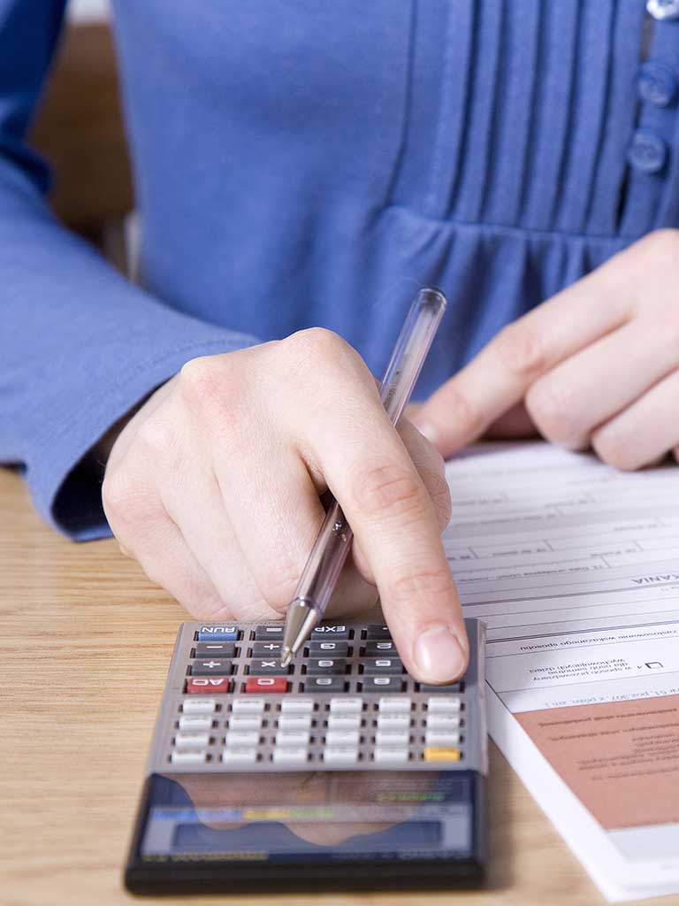 Podatek dochodowy – ile wynosi i jak obliczyć podatek dochodowy od osób fizycznych oraz od osób prawnych?