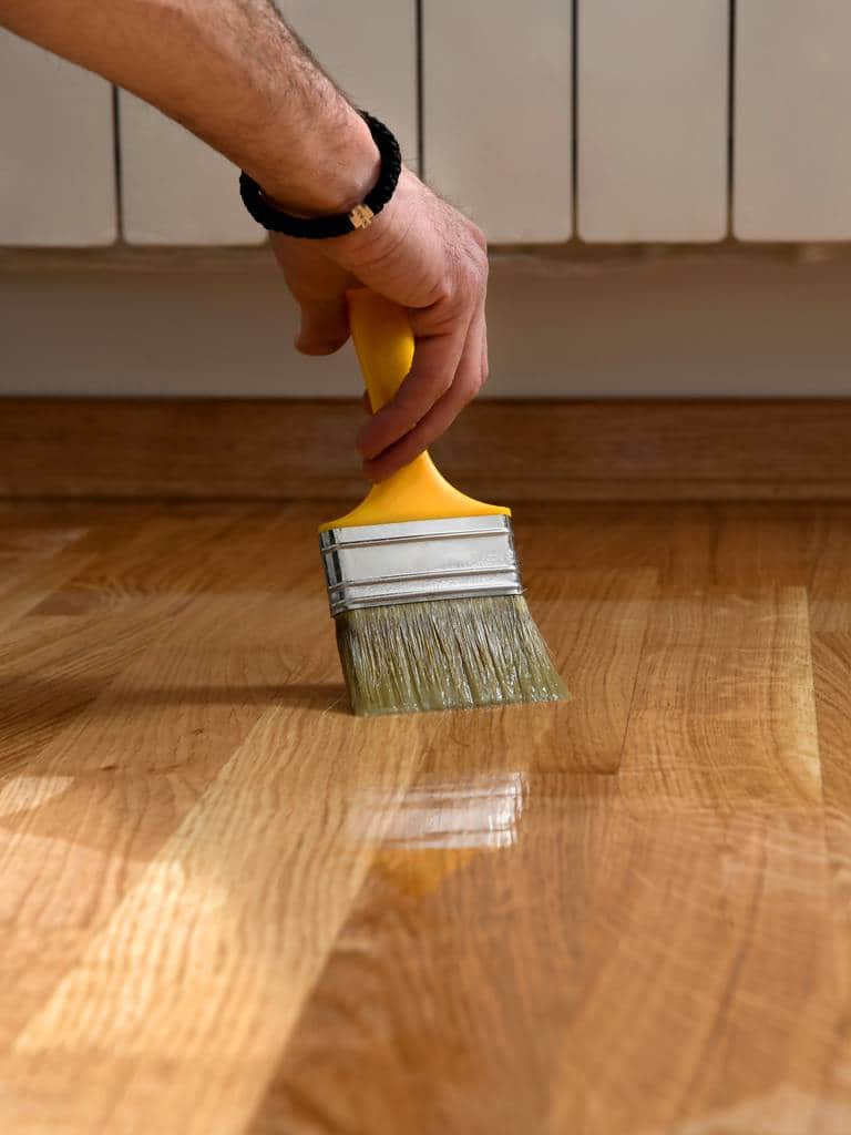 Lakier do parkietu – rodzaje, cena i etapy lakierowania. Kompletny przewodnik