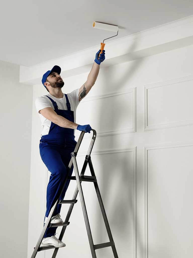 Malowanie sufitu krok po kroku. Sprawdź porady i uniknij błędów