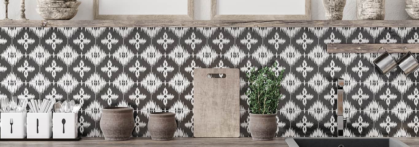 naklejki na płytki kuchenne w modnej kuchni