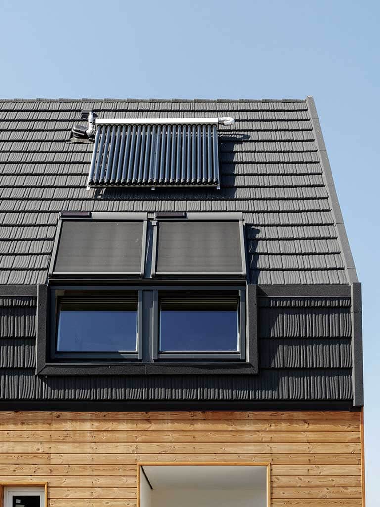 Dach mansardowy dwuspadowy i czterospadowy – konstrukcja, definicja