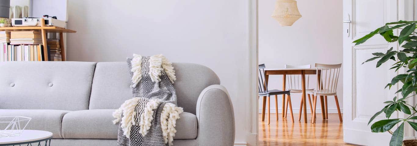 Gotowe wnętrze salonu i jadalni po wykończeniu pod klucz