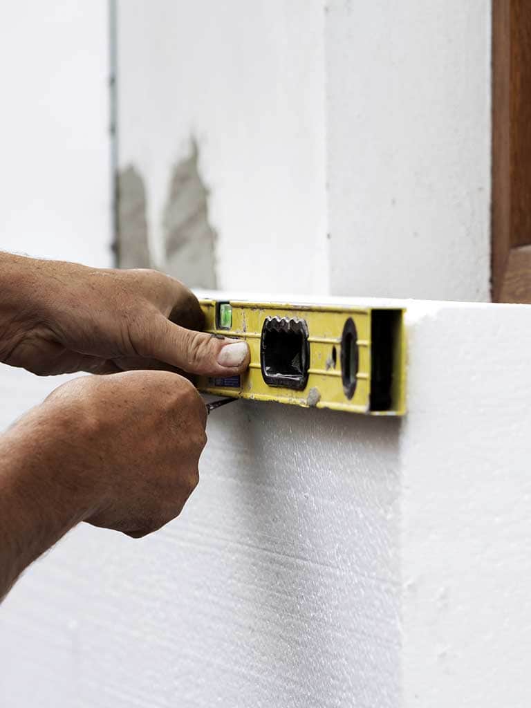 Ocieplenie poddasza styropianem – grafitowym czy białym?