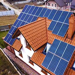 Czym grozi pętla indukcyjna w instalacji fotowoltaicznej?