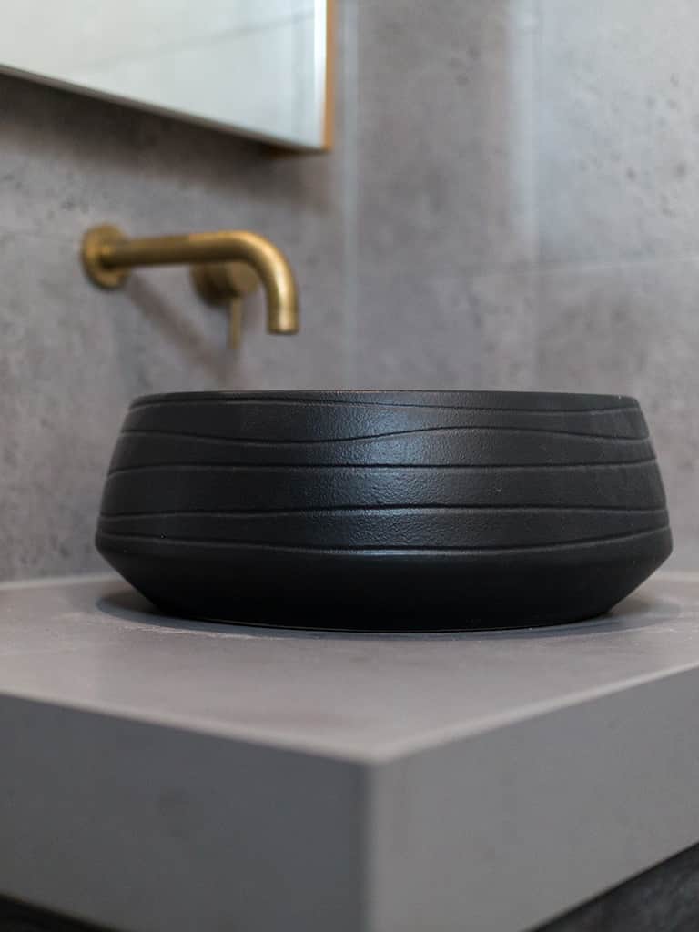 Płytki bezfugowe – czy da się układać kafelki bez fug?