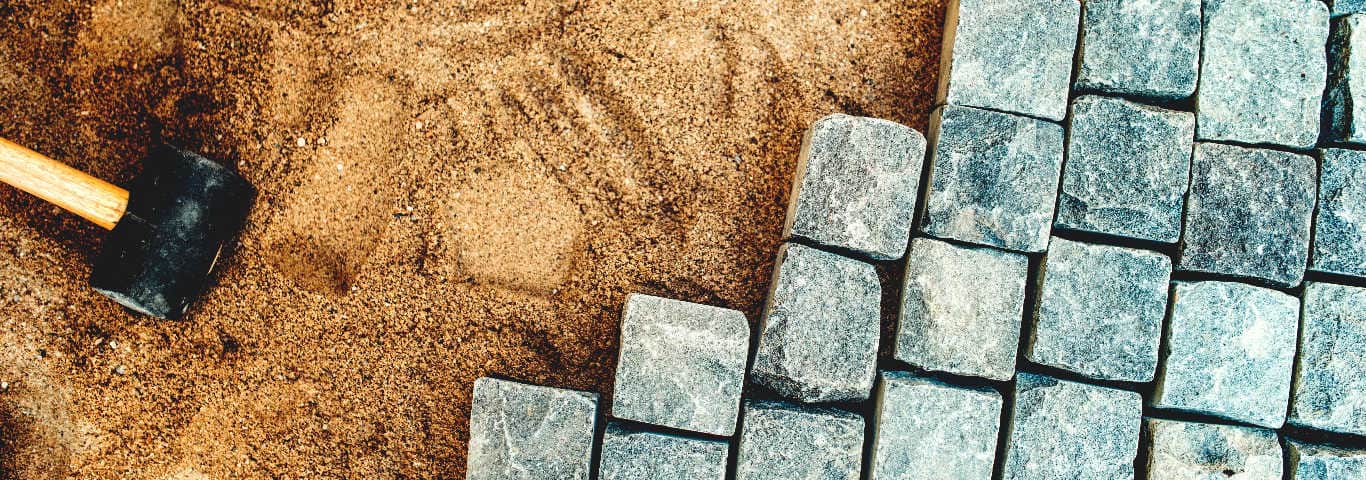 warstwa podsypki piaskowej pod kostką brukową