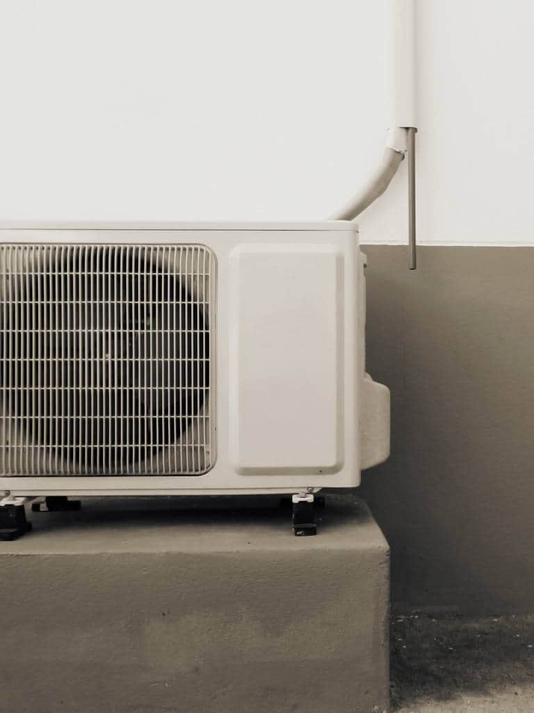 Jak zrobić fundament pod pompę ciepła? Cena, wymiary i porady