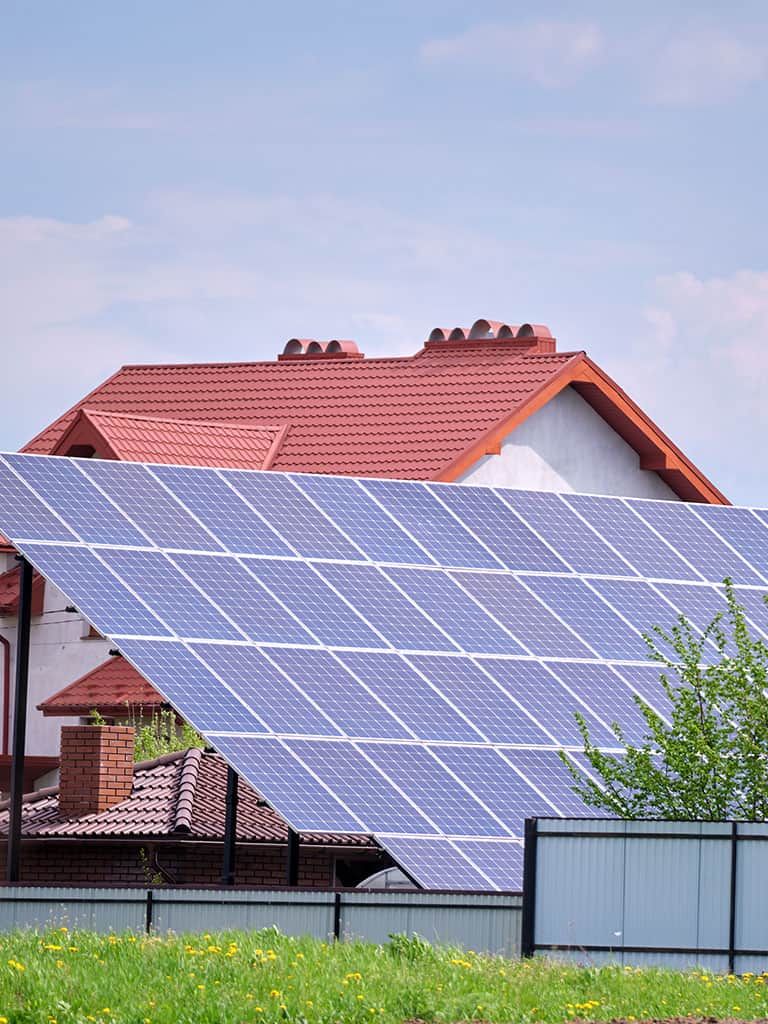 Fotowoltaika na gruncie – montaż, pozwolenie, cena 