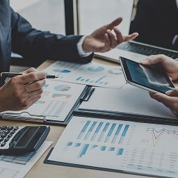 Ile tak naprawdę kosztuje restrukturyzacja? Cennik 2026