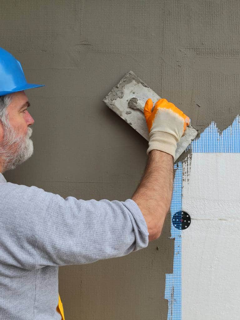 Siatka elewacyjna – rodzaje, montaż i cena w 2025 roku