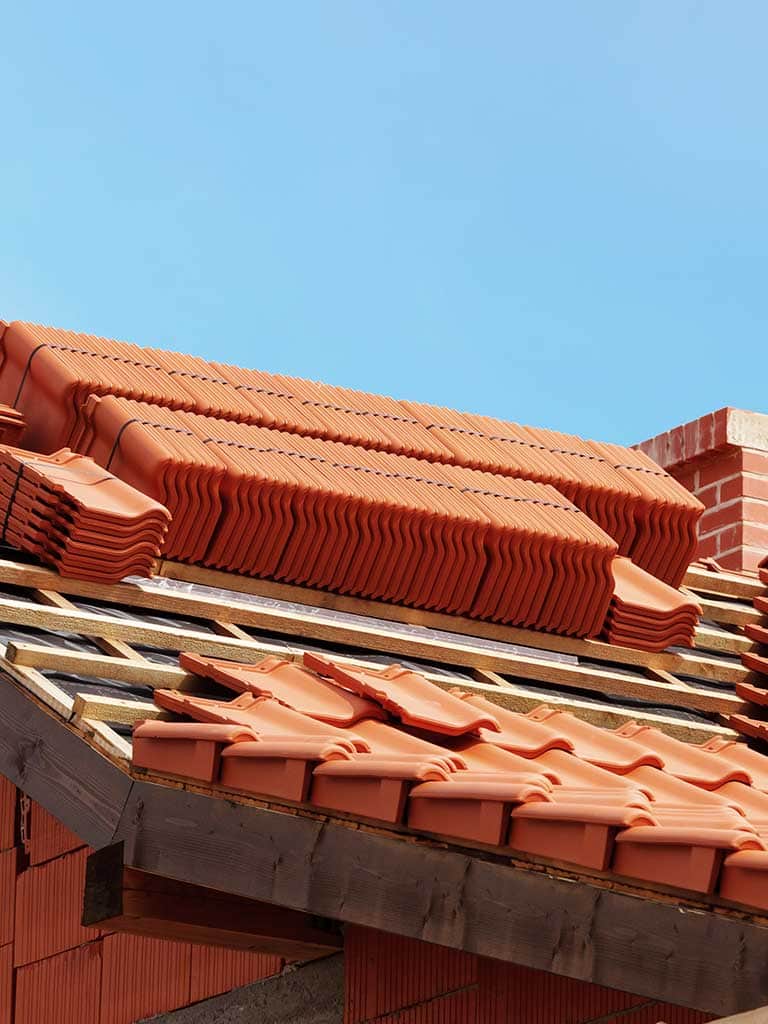 Ile kosztuje dachówka ceramiczna i jaka jest najlepsza?