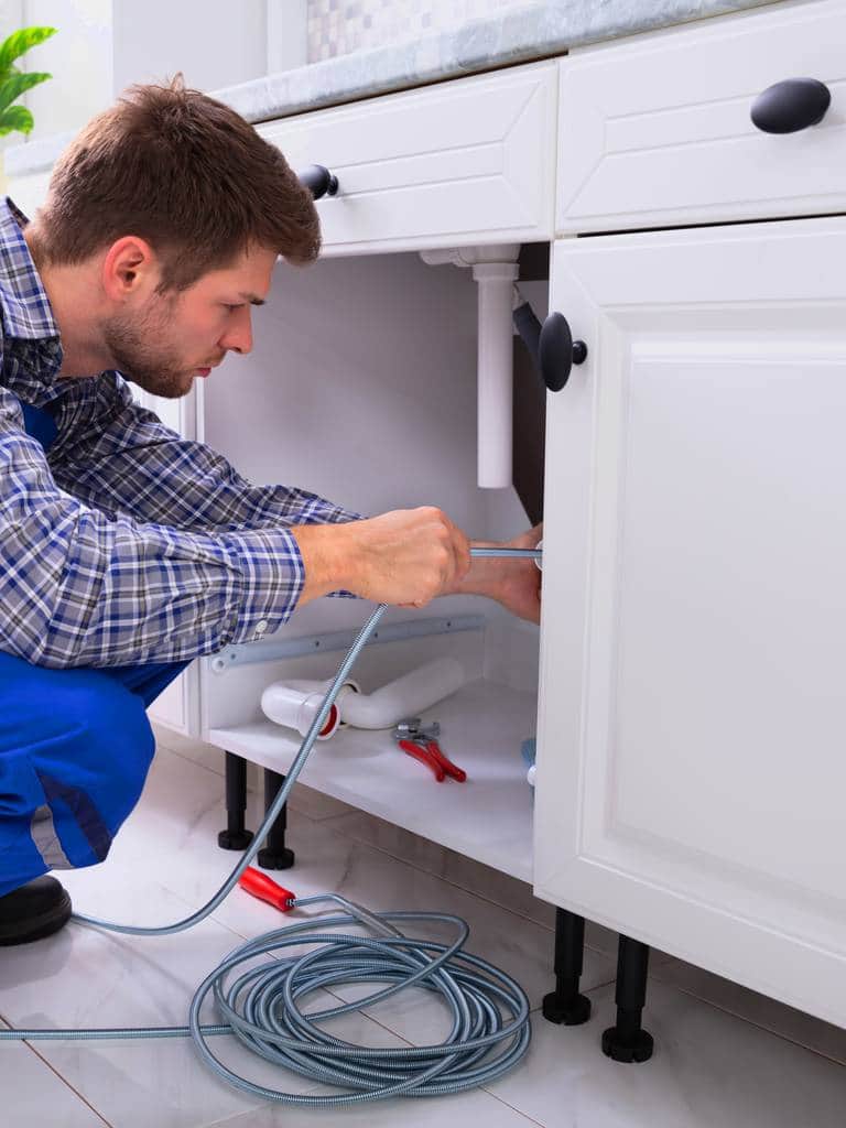 Inspekcja kanalizacji kamerą: kiedy jest potrzebna i ile kosztuje w 2025?