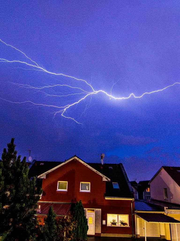 Uziemienie domu – jak zrobić uziemienie? Czy uziom jest konieczny?