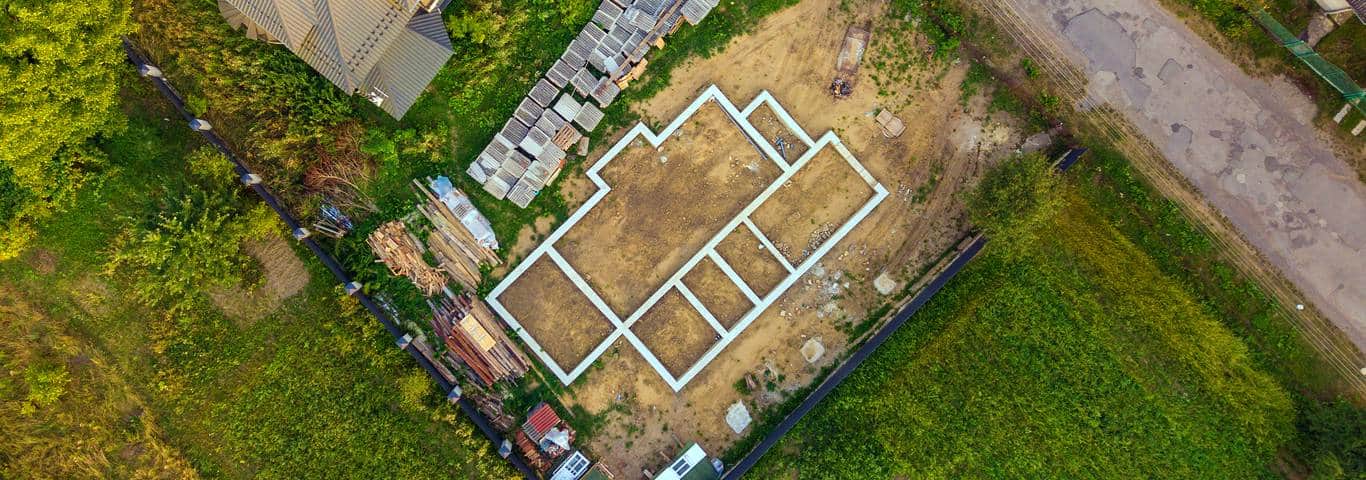 widok z góry na działkę budowlaną