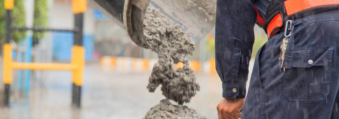 wylewanie betonu przez specjalistę