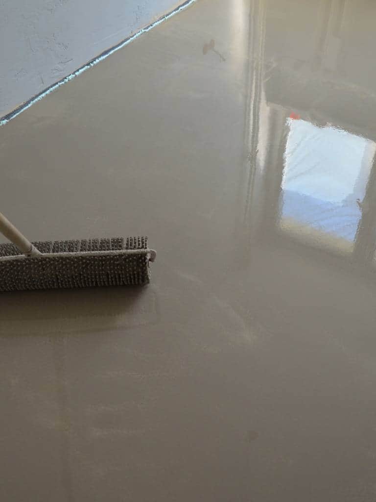 Ile kosztuje wylewka samopoziomująca? Cena robocizny i materiałów