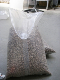 Sprzedaz pellet drzewny 6 mm EN+ (sosna+dab) w workach 15 kg i big bag. Dostawa.