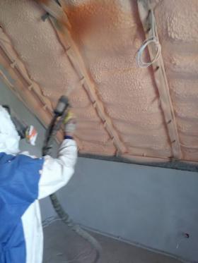 Ociepenie pianą PUR , izolacja pianą PUR