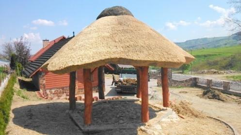 Altana z dachem z trzciny Promocja 8800 zł