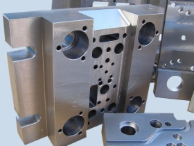 FORMY WTRYSKOWE PRODUKCJA -REGENERACJA