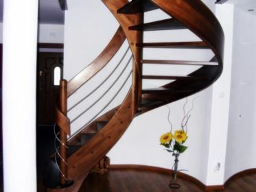 Wykonanie schodów drewnianych