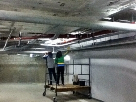 Maszynowe mycie hal i garaży