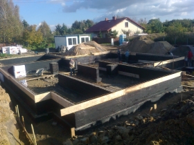 ŁAWY,FUNDAMENTY,STROPY