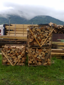drewno budowlane więżba dachowa drewno kominkowe