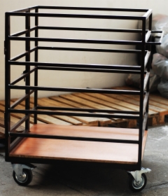 Wózek magazynowo-transportowy