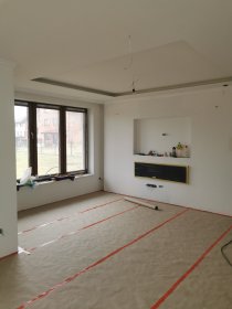 Oferuje gładzie i malowanie natryskowe