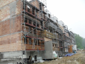 Budowa budynków jednorodzinnych i wielorodzinnych do STANU SUROWEGO
