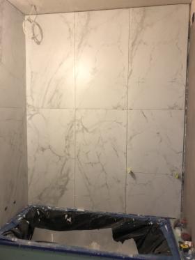 Układanie glazury, gresu, tarakoty