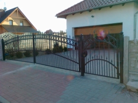 ogrodzenia bramy furtki balustrady kraty konstrukcje stalowe schody lampy meble ogrodowe spawanie