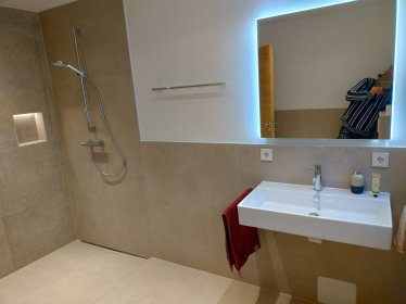 Wykonuję wykończenie i remont łazienki – od przygotowania podłoża po układanie płytek.