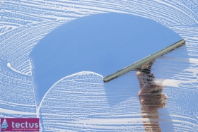 Mycie okien, witryn i banerów - Warszawa i okolice