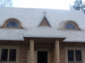 Pokrycia domów drewnianych wiórem osikowym - dachy ekologiczne