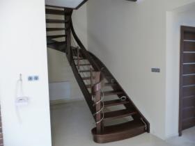 Podłogi drewniane - panelowe , drzwi , schody drewniane , boazerij