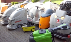 Szorowarka Maszyna Czyszcząca Sprzątająca do Posadzki Comac Taski Hako