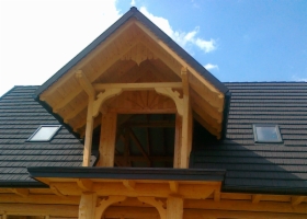 Remonty istniejących pokryć dachowych, krycie dachówką, budowa dachu