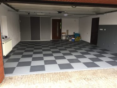 Podłogi PCV do garażu, warsztatu, siłowni oraz innych pomieszczeń